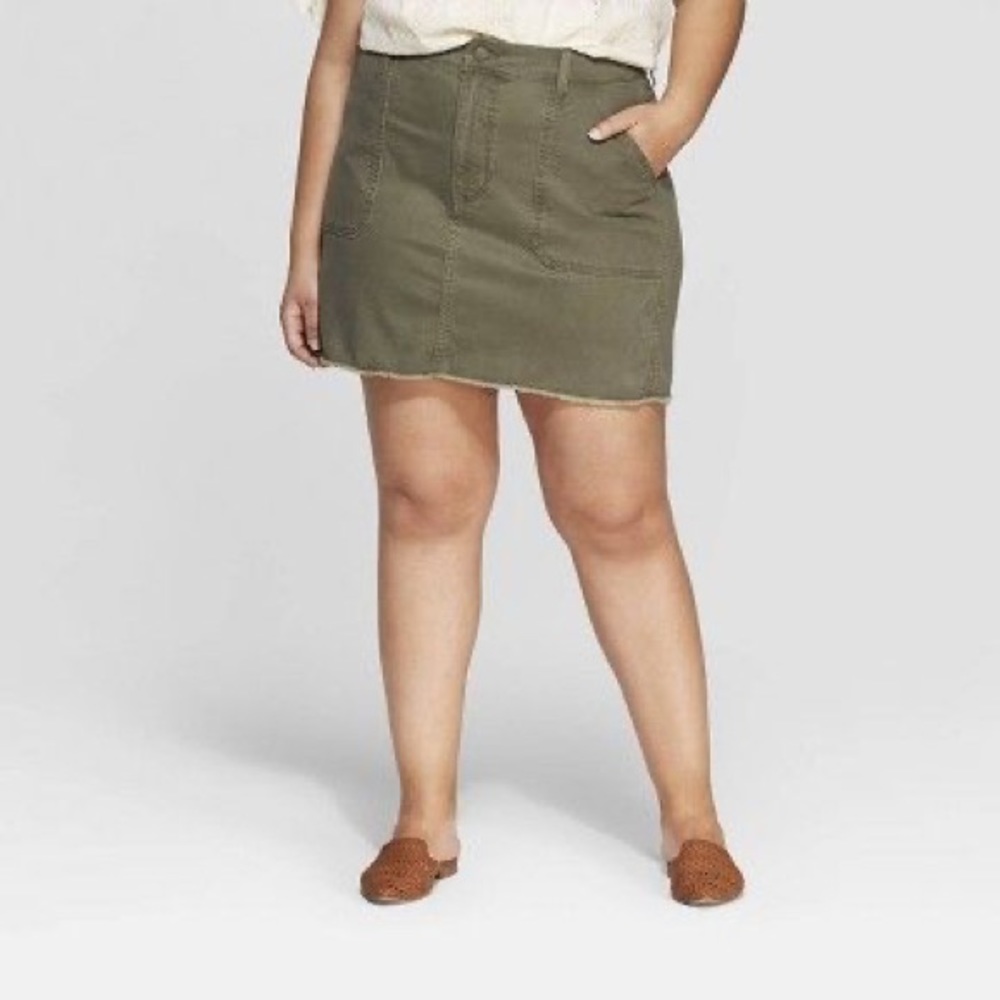 NWT Universal Threads Women’s Utility Mini Skirt